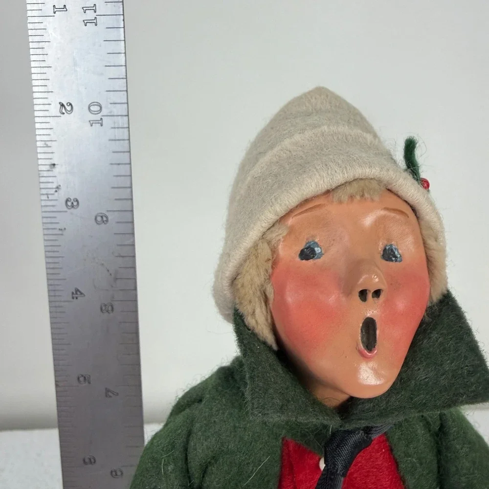 Byers Choice The Carolers 1991 Boy with Ice Skates Limited Edition 31/100 Green